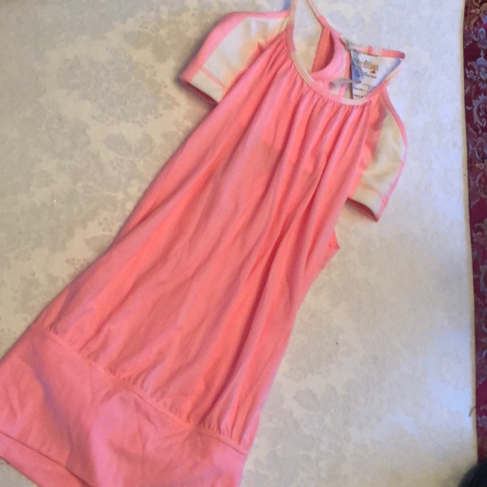Lululemon size 4 adorable No Limits Tank